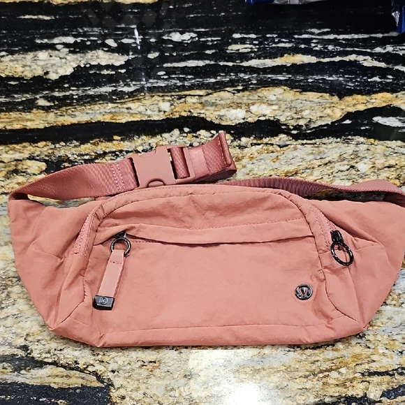 Lululemon On The Beat Belt Bag - Picture 1 of 5